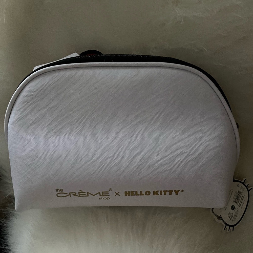 Hello Kitty Make Up Bag - Picture 4 of 6